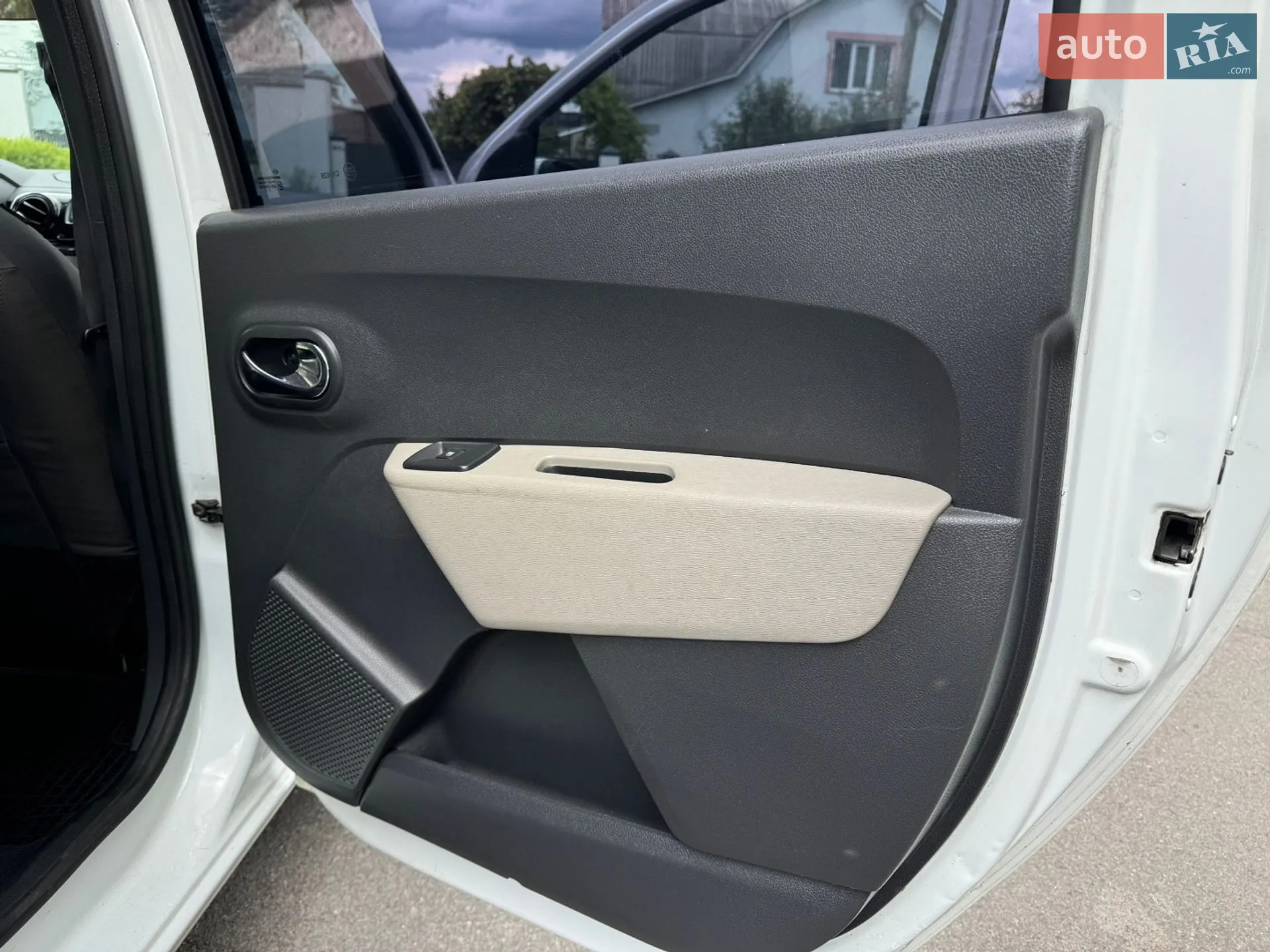 2015 Dacia Lodgy - мініатюра 41