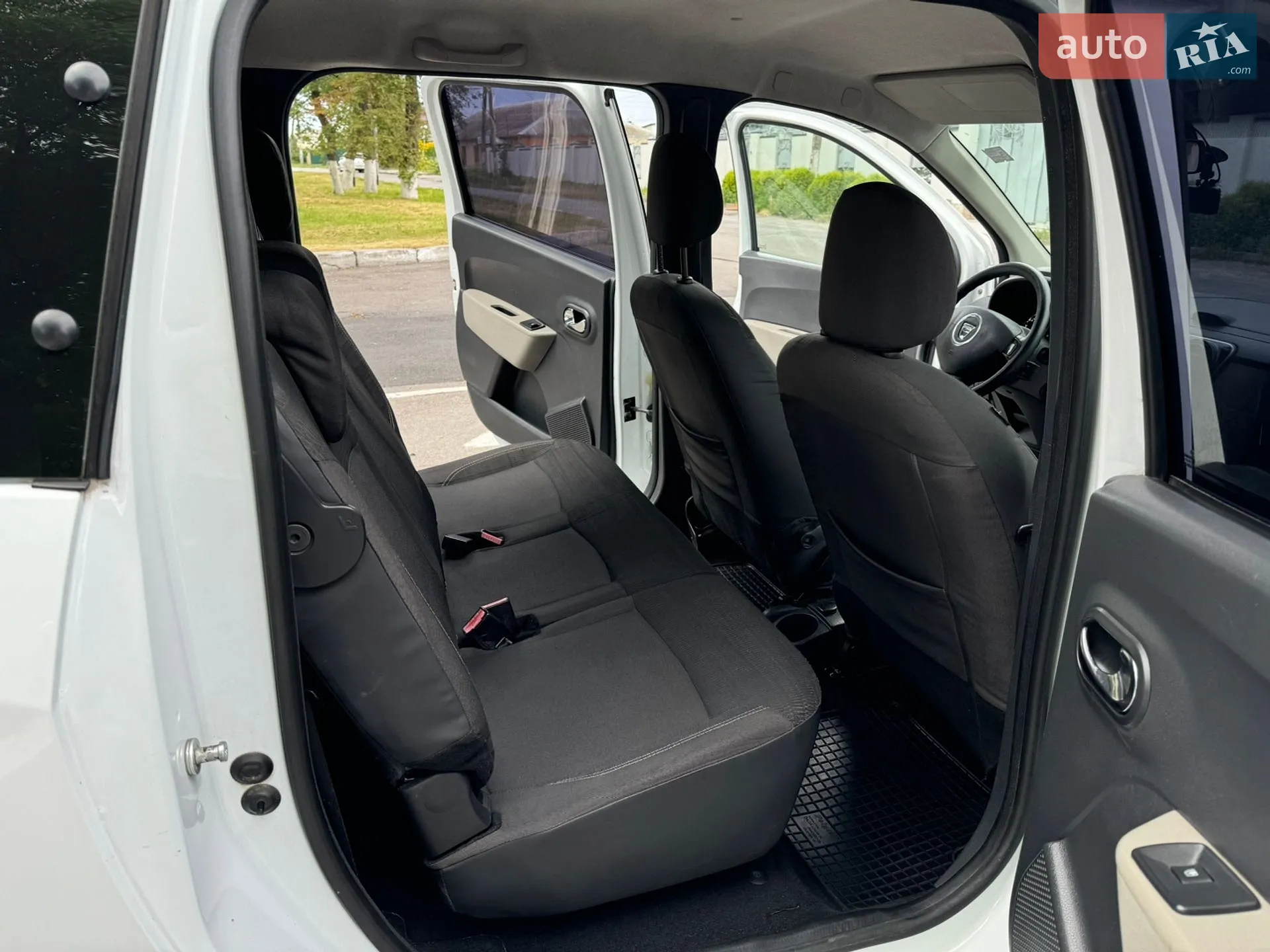 2015 Dacia Lodgy - мініатюра 42