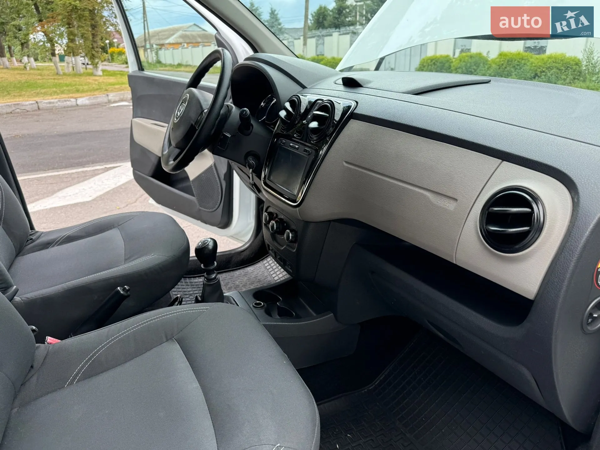 2015 Dacia Lodgy - мініатюра 46