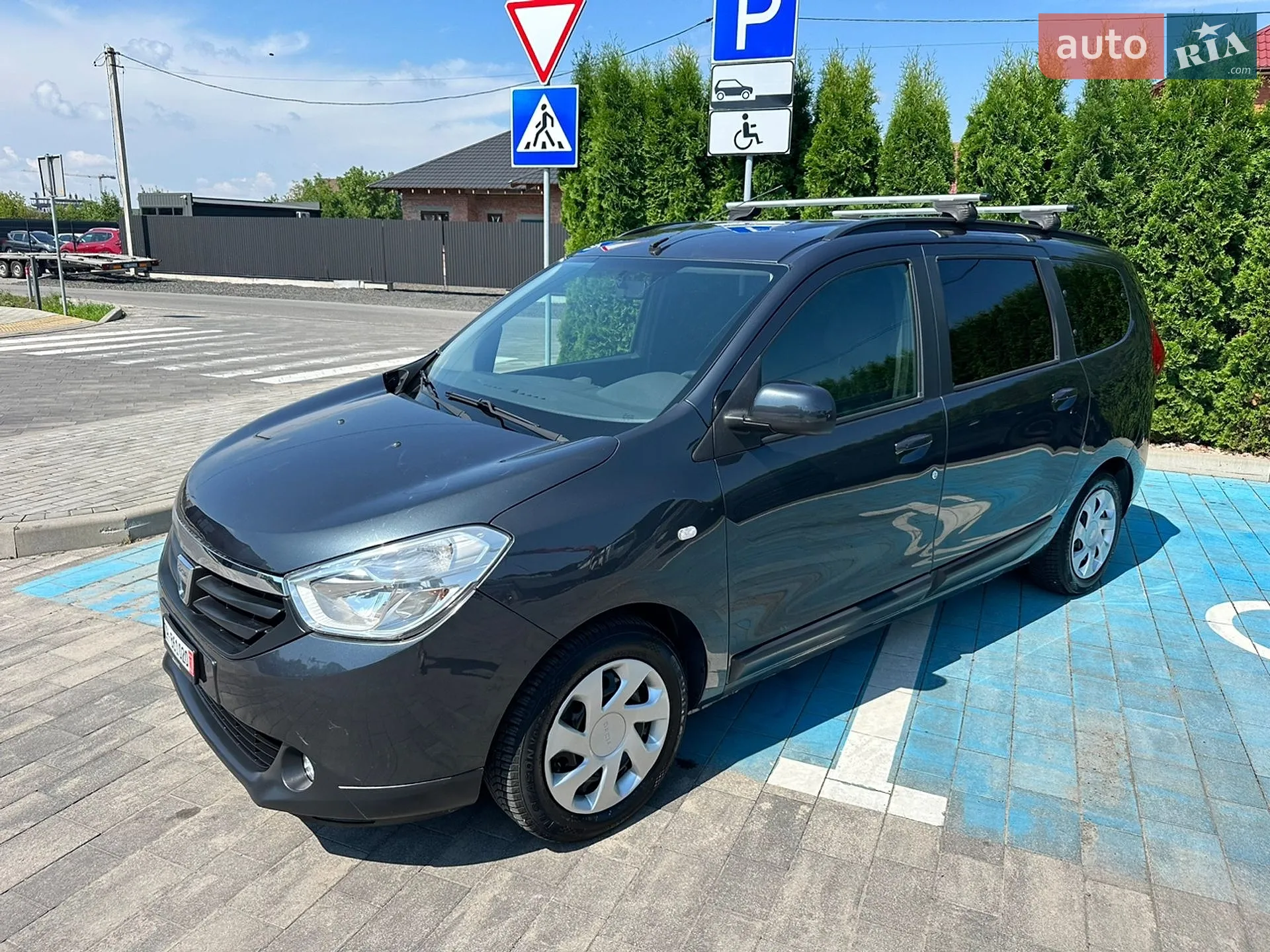 2012 Dacia Lodgy - мініатюра 2