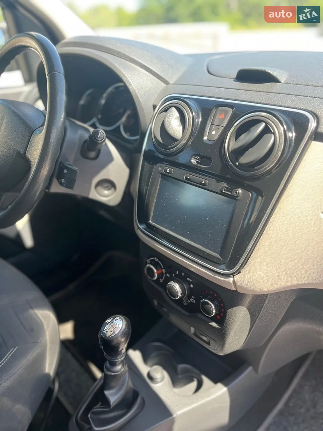 2013 Dacia Lodgy - мініатюра 27