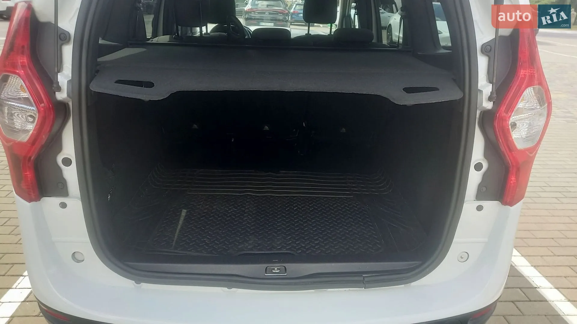 2012 Dacia Lodgy - мініатюра 16