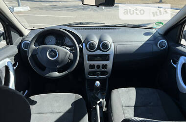 Универсал Dacia Logan MCV 2009 в 
