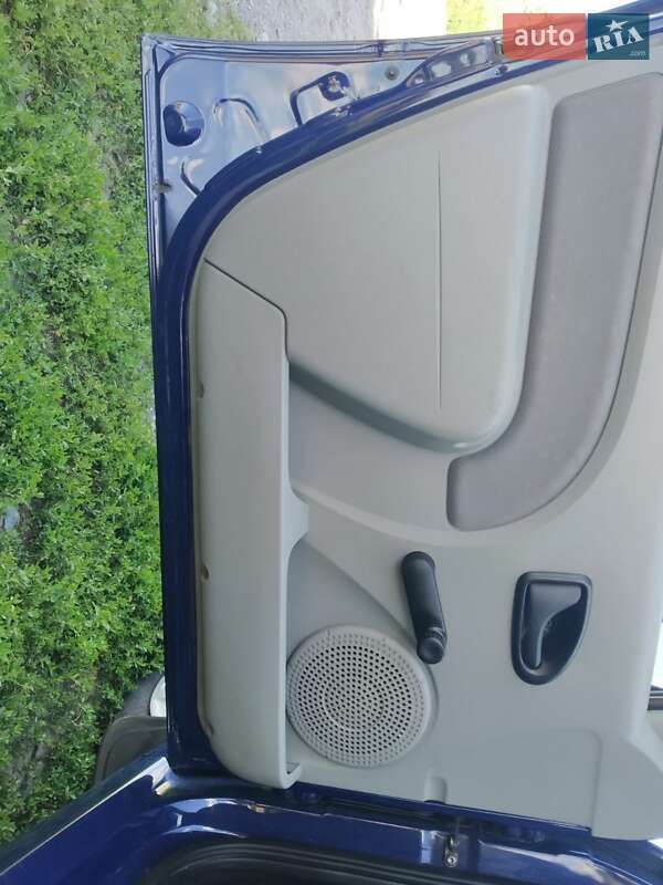 Универсал Dacia Logan MCV 2009 в Глухове