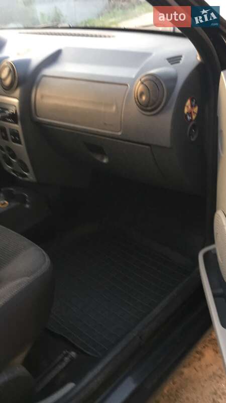 Універсал Dacia Logan MCV 2010 в Чернігові
