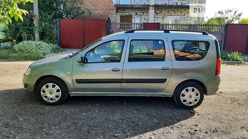 Универсал Dacia Logan MCV 2009 в Чернигове