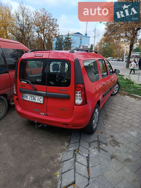 Универсал Dacia Logan MCV 2011 в Шумске