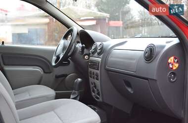 Универсал Dacia Logan MCV 2011 в Хороле