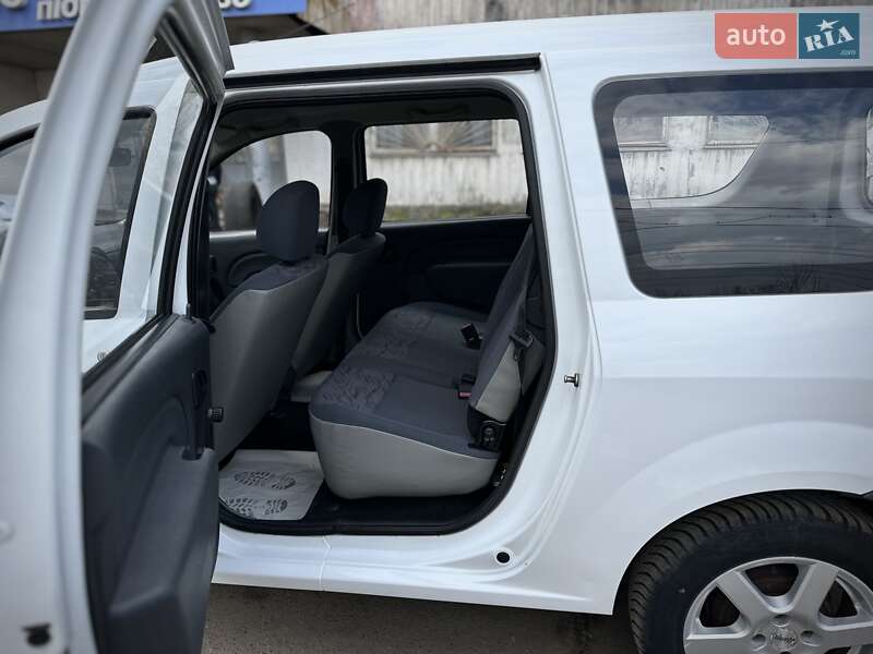 Универсал Dacia Logan MCV 2009 в Сумах
