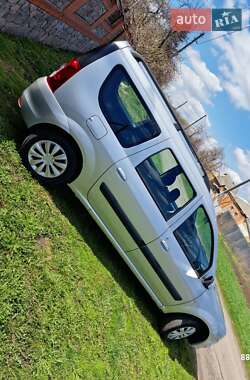 Универсал Dacia Logan MCV 2009 в 