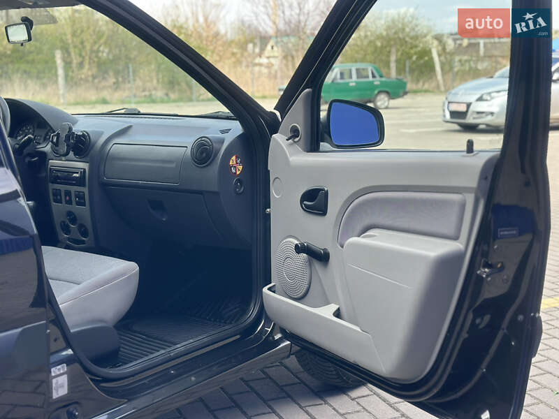 Универсал Dacia Logan MCV 2009 в Дубно