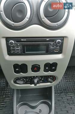 Універсал Dacia Logan MCV 2012 в 