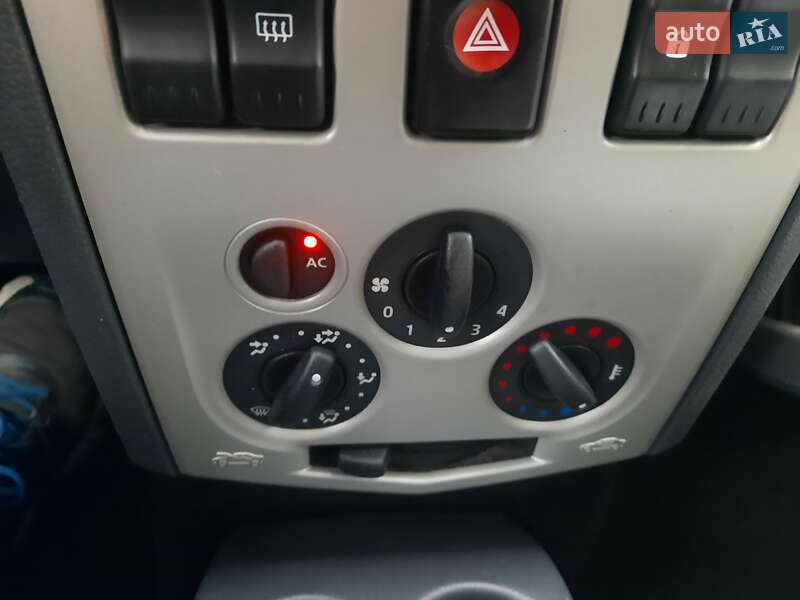 Универсал Dacia Logan MCV 2010 в Полтаве