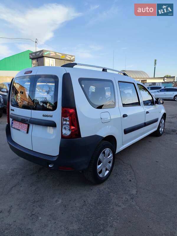 Универсал Dacia Logan MCV 2011 в Чернигове