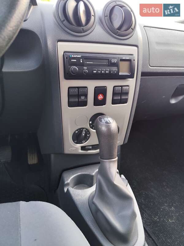 Универсал Dacia Logan MCV 2011 в Чернигове