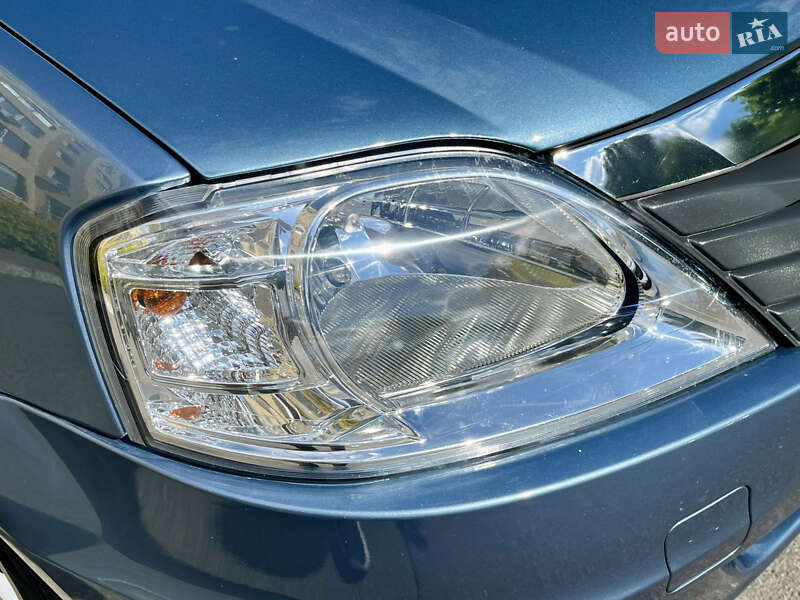 Универсал Dacia Logan MCV 2009 в Киеве