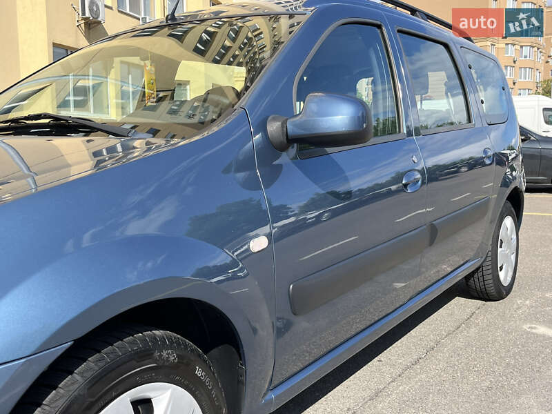 Универсал Dacia Logan MCV 2009 в Киеве