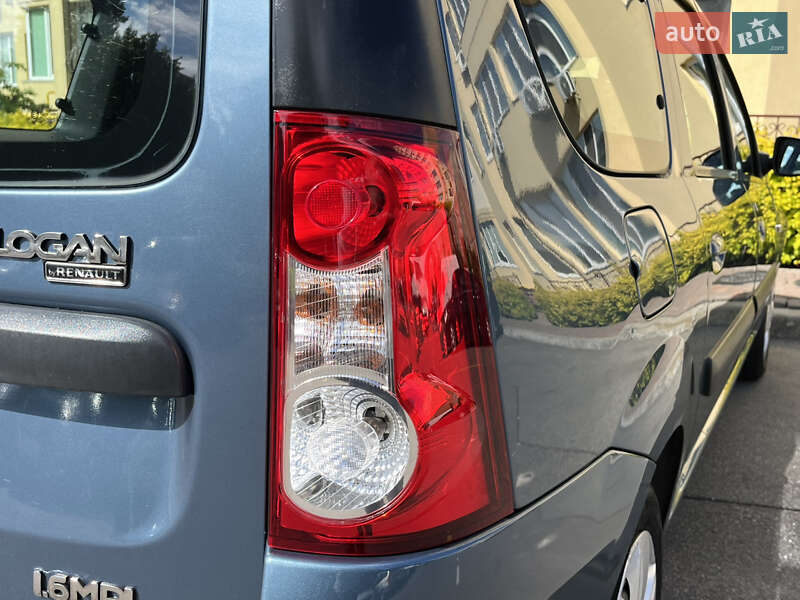 Универсал Dacia Logan MCV 2009 в Киеве