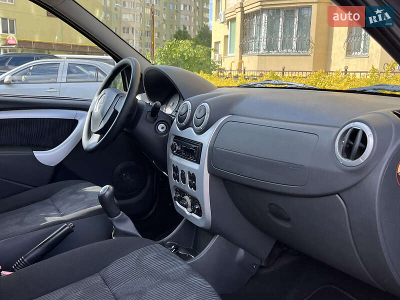 Универсал Dacia Logan MCV 2009 в Киеве