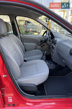 Универсал Dacia Logan MCV 2009 в 