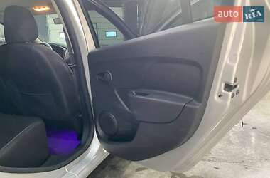 Универсал Dacia Logan MCV 2013 в 