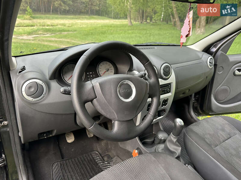 Универсал Dacia Logan MCV 2010 в Сумах