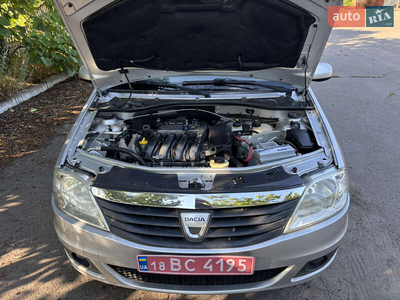 Универсал Dacia Logan MCV 2009 в Хороле