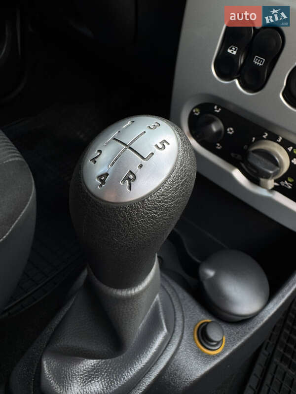 Универсал Dacia Logan MCV 2010 в Умани