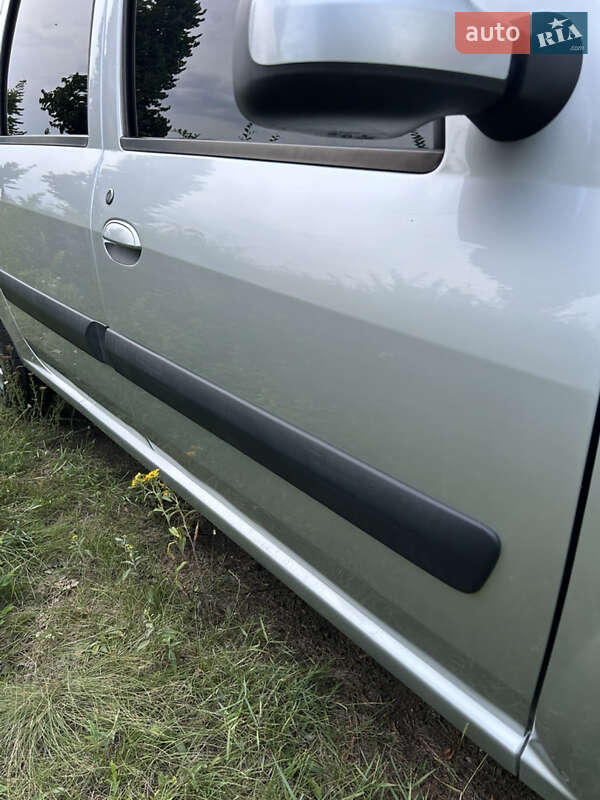 Универсал Dacia Logan MCV 2009 в Умани фото 9 Универсал Dacia Logan MCV 2009 в Умани