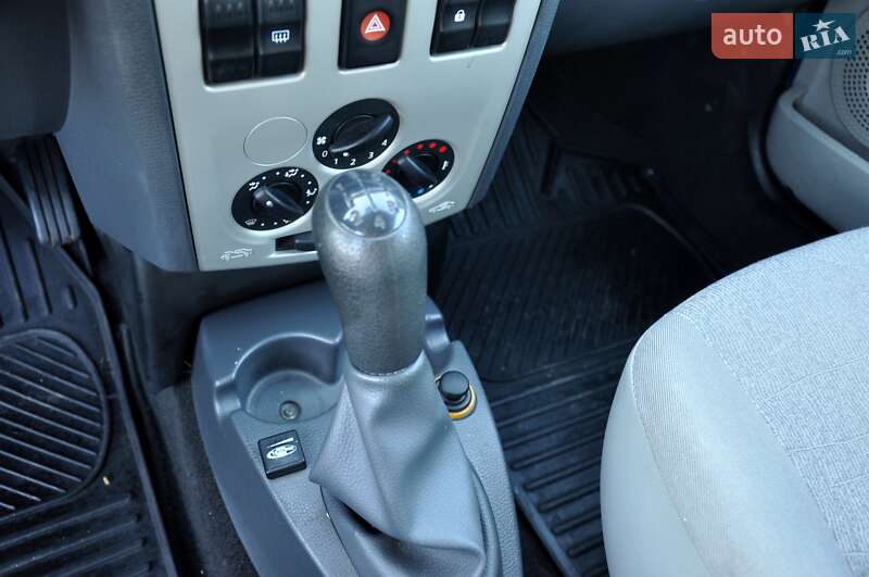 Универсал Dacia Logan MCV 2010 в Львове
