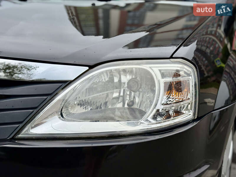 Универсал Dacia Logan MCV 2011 в Тернополе