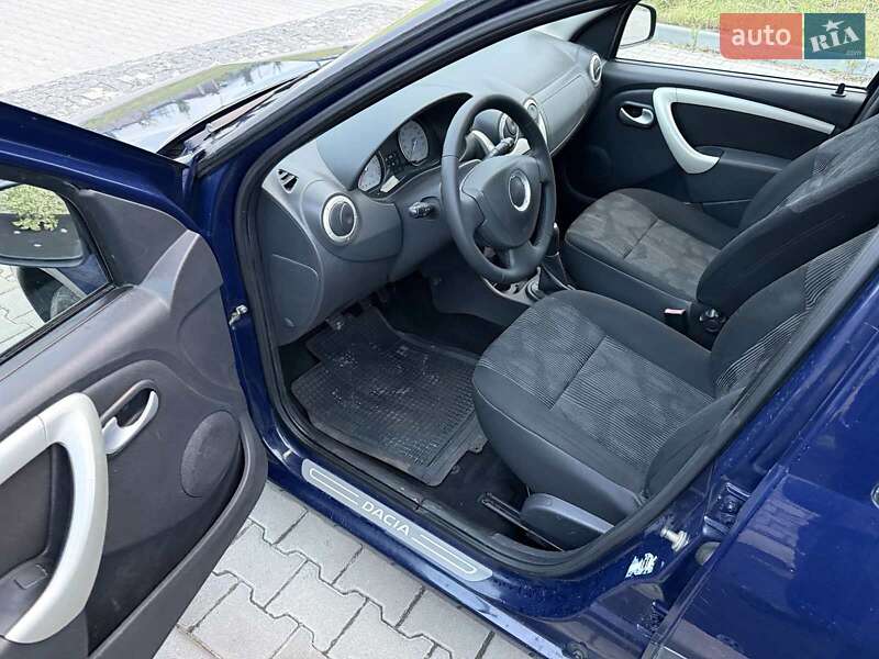 Універсал Dacia Logan MCV 2011 в Рівному