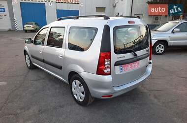 Универсал Dacia Logan MCV 2009 в 