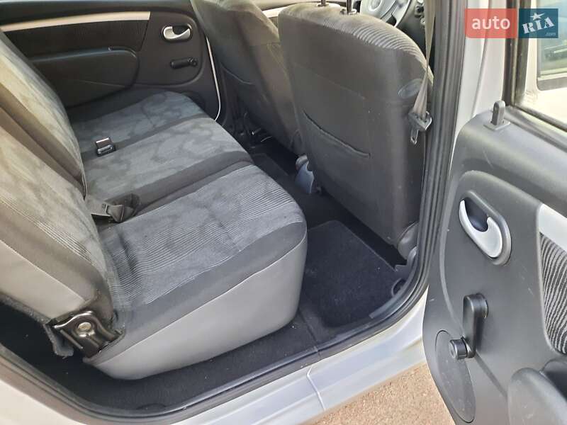 Універсал Dacia Logan MCV 2009 в Полтаві фото 72 Універсал Dacia Logan MCV 2009 в Полтаві