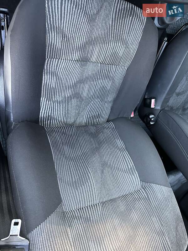 Универсал Dacia Logan MCV 2010 в Лебедине