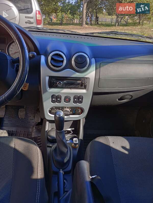 Универсал Dacia Logan MCV 2009 в Тростянце
