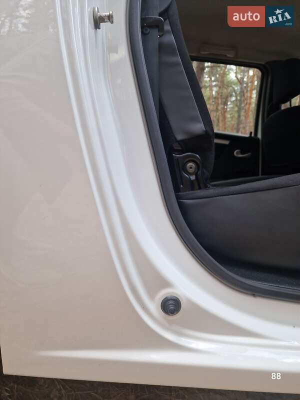 Универсал Dacia Logan MCV 2011 в Полтаве фото 92 Универсал Dacia Logan MCV 2011 в Полтаве
