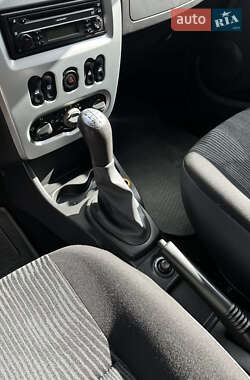 Универсал Dacia Logan MCV 2009 в 