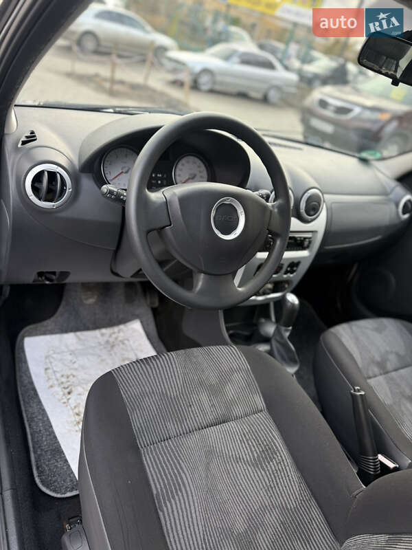 Універсал Dacia Logan MCV 2010 в Сумах