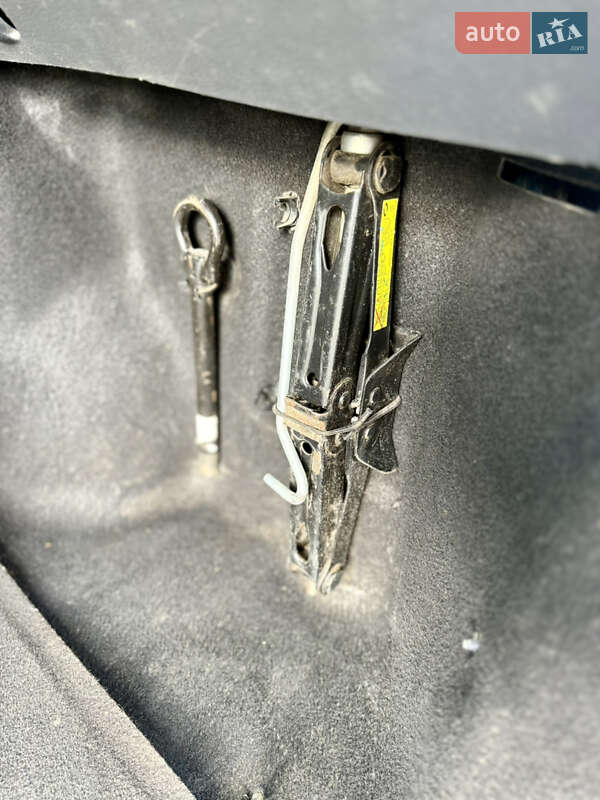 Универсал Dacia Logan MCV 2013 в Новояворовске фото 25 Универсал Dacia Logan MCV 2013 в Новояворовске