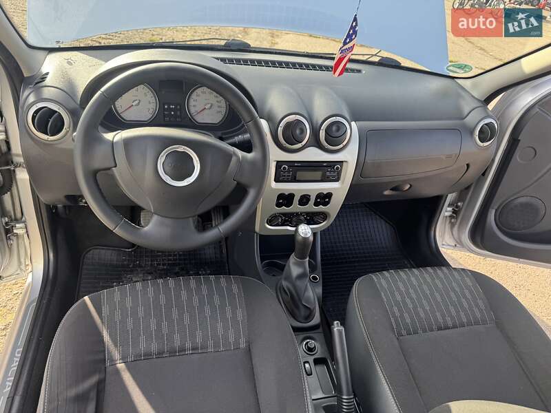 Универсал Dacia Logan MCV 2012 в Ровно фото 27 Универсал Dacia Logan MCV 2012 в Ровно