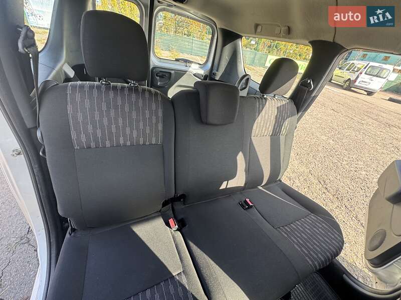 Универсал Dacia Logan MCV 2012 в Ровно фото 38 Универсал Dacia Logan MCV 2012 в Ровно