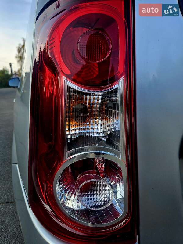 Универсал Dacia Logan MCV 2012 в Полтаве