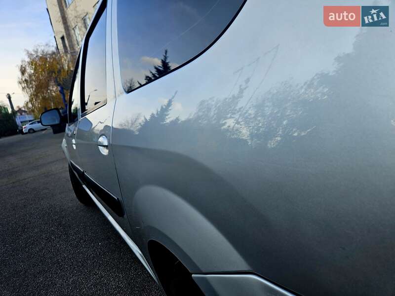 Универсал Dacia Logan MCV 2012 в Полтаве