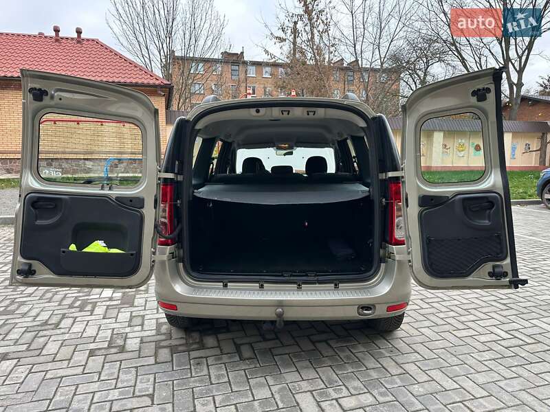 Универсал Dacia Logan MCV 2009 в Ромнах фото 29 Универсал Dacia Logan MCV 2009 в Ромнах