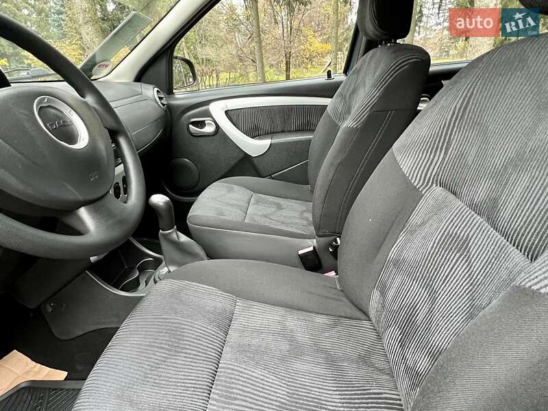 Універсал Dacia Logan MCV 2010 в Умані