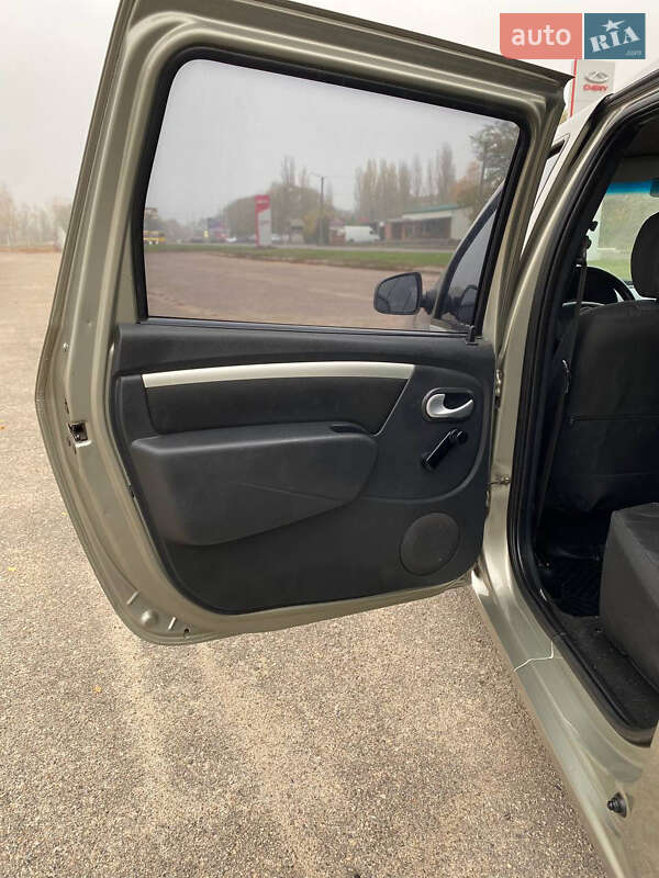 Універсал Dacia Logan MCV 2012 в Кропивницькому