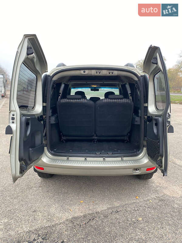 Універсал Dacia Logan MCV 2012 в Кропивницькому