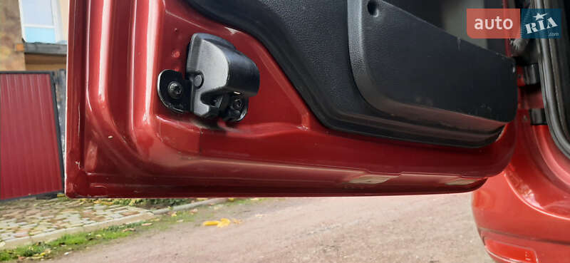 Универсал Dacia Logan MCV 2011 в Чернигове фото 34 Универсал Dacia Logan MCV 2011 в Чернигове