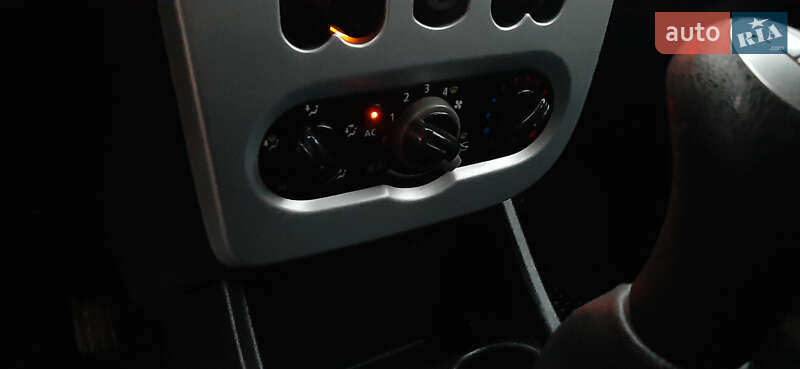 Універсал Dacia Logan MCV 2010 в Чернігові фото 49 Універсал Dacia Logan MCV 2010 в Чернігові